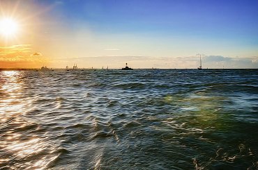 w zatoce Gdańskiej #Morze #słońce #zatoka #żaglówka