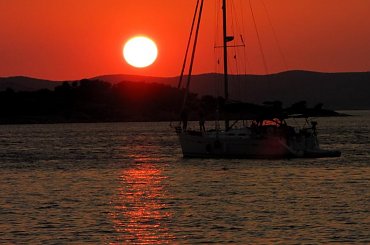 Wakacyjne wspomnienie .... #podróże #wakacje #urlop #ZachódSłońca #Chorwacja #jacht #morze #woda #imprezy #CZARNYRYCERZ