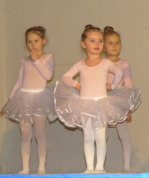 Występ baletowy - Roksana, Amelka, Nadia