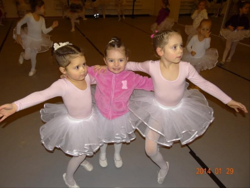Występ baletowy - Roksana, Amelka, Nadia